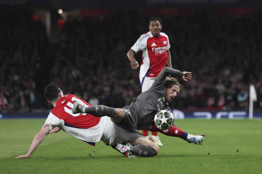 43岁布泽尔现状，离婚3次，转型成功，儿子是NBA状元热门.